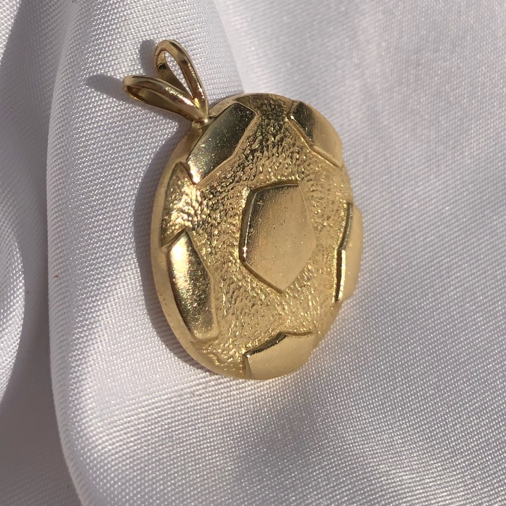 ⚽️Vintage solid 14k gold ONE OF A KIND! - Picture 12 of 16